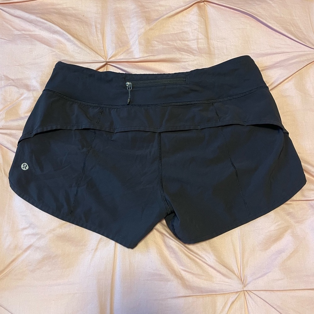 Lululemon Speed Up Low-Rise lined short 2.5”, Size 6